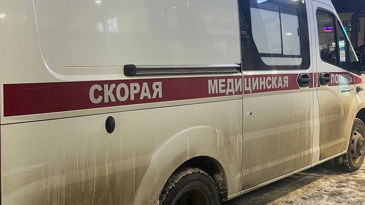 Главная картинка новости: В Коми подросток попал в больницу с алкогольным отравлением