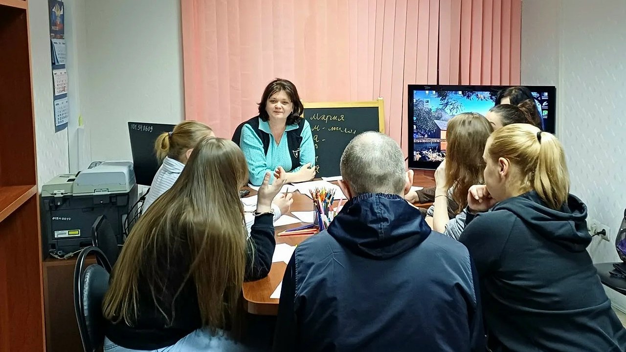 Главная картинка новости: В Усинске обсудили семейные ценности на психологическом арт-тренинге