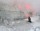 В Усинске при крупном пожаре в ангаре пострадал мужчина