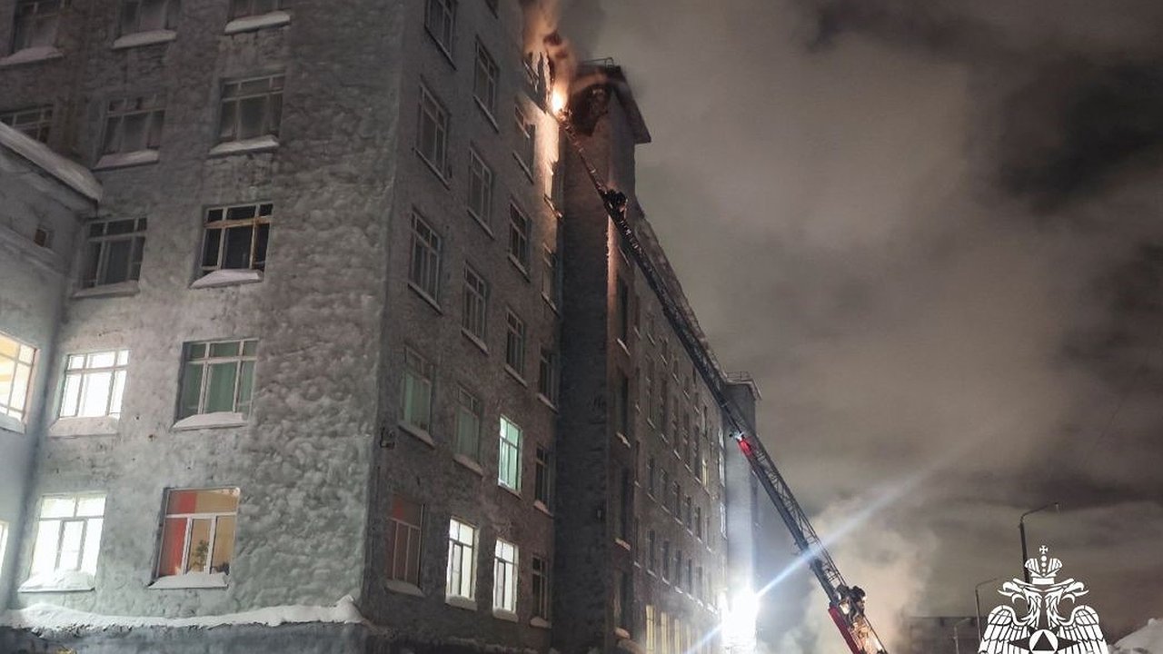 Главная картинка новости: В Коми прокуратура начала проверку после пожара во Дворце Творчества