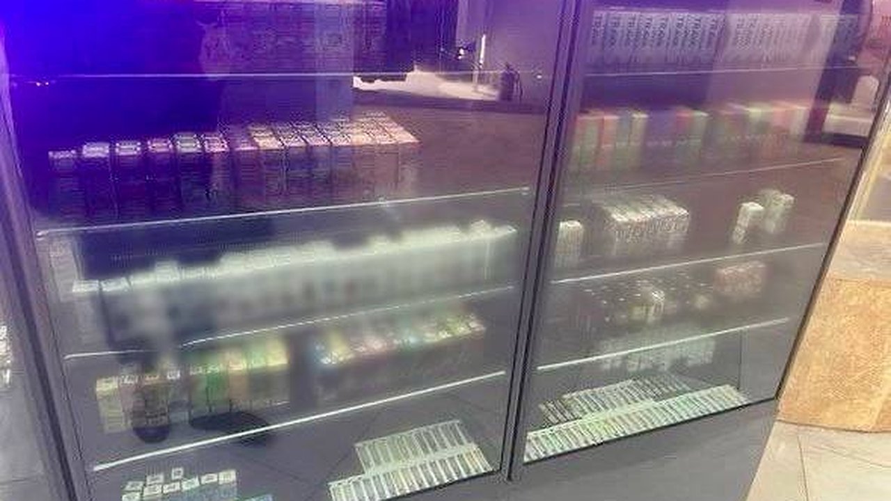 Главная картинка новости: В Коми полиция выявила крупную партию немаркированных электронных сигарет