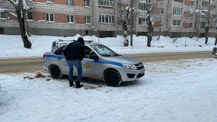 Главная картинка новости: В Коми Fiat выехал на встречную полосу и попал в аварию с ВАЗом