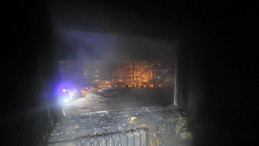 Главная картинка новости: В Усинске при пожаре в многоэтажке спасли человека