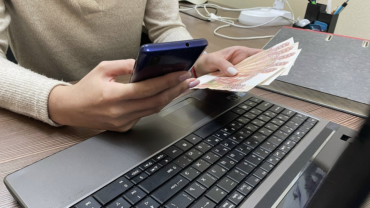 Главная картинка новости: В Коми женщину приговорили к крупному штрафу за финансовую поддержку запрещённой структуры