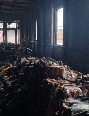 В Усинске загорелся магазин на Промышленной — огонь охватил 100 квадратных метров