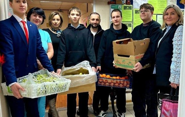 В Усинске школьники провели благотворительную акцию для дома-интерната