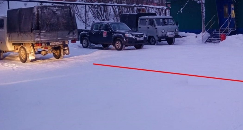 В Усинске водитель УАЗа не заметил пешехода позади машины