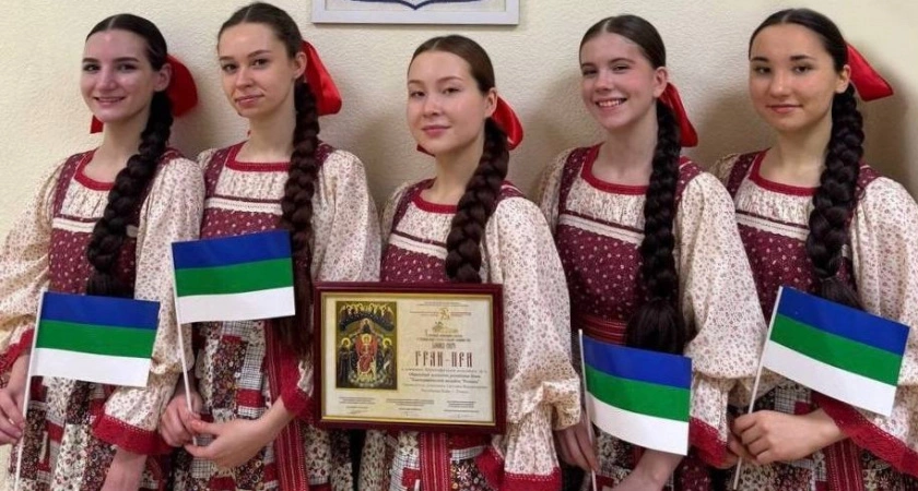 Фото к статье: В Новый год с новой победой! Хореографический коми ансамбль «Росинка» завоевал Гран-при Фестиваля «София – 2024»