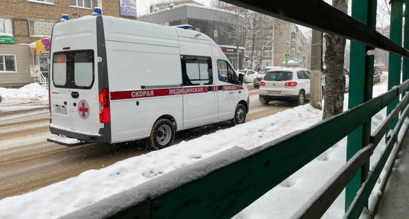 В Коми за 31 декабря зафиксировано несколько ДТП и сотни вызовов скорой помощи