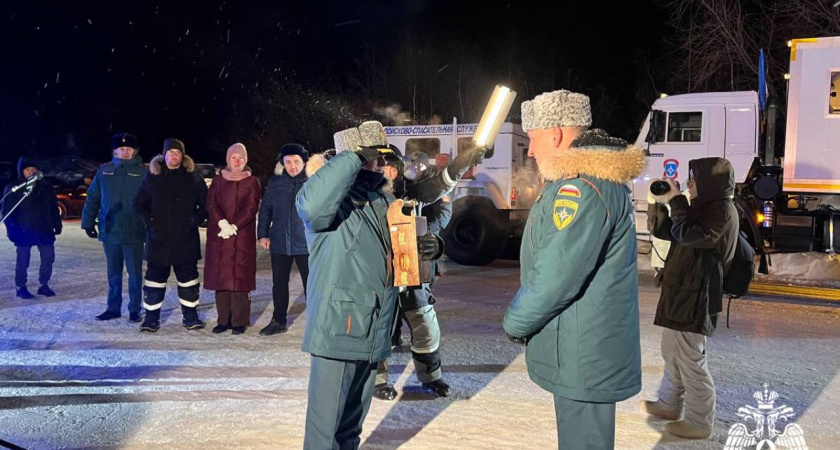 Передача «Огня Победы» состоялась у стелы «Полярный круг» в Усинске