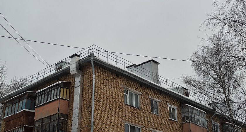 По факту падения снега на детей в Коми возбуждено уголовное дело