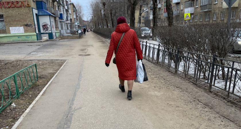 Пенсионеры получили пенсию за май и схватились за сердце