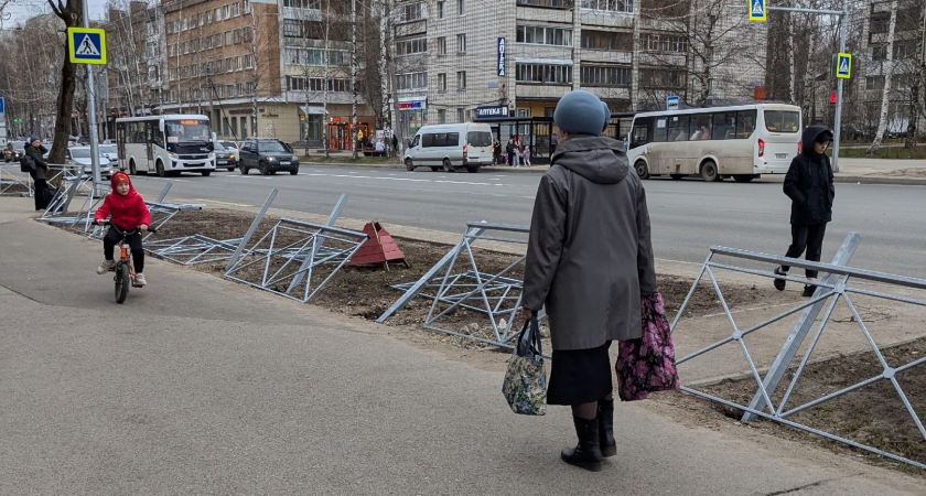 И работающим, и неработающим. Каждому, кто получает пенсию, дадут разовую выплату в апреле