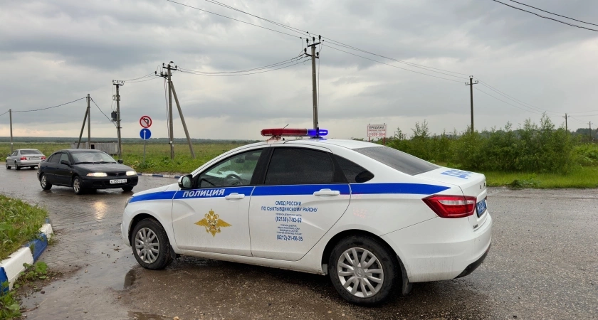 Фото к статье: Водителей предупредили. С 23 июня начинают лишать прав за опущенные стекла