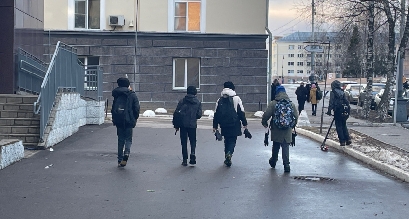 Подростковая преступность в Коми: ложные сообщения о терактах и наркозакладки как "работа"