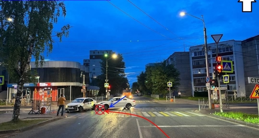 Ночная авария в Коми: невнимательность водителя Mercedes привела к травмам двух человек
