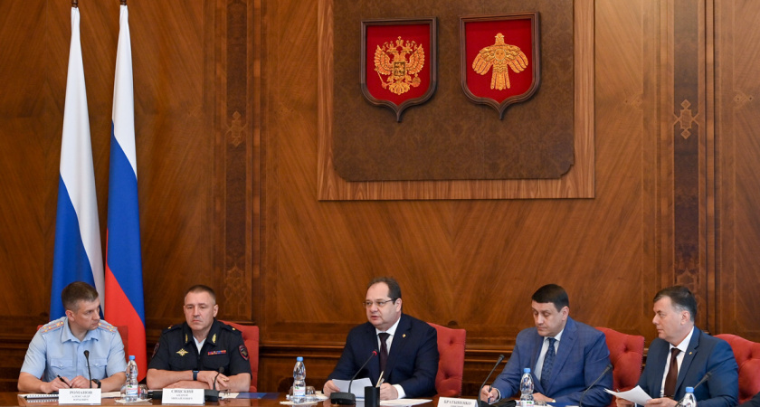 В Республике Коми выделили более 3 миллиардов рублей на ремонт дорог к школам