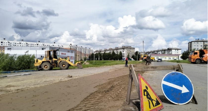 В Усинске активно обновляют тротуары и пешеходные переходы
