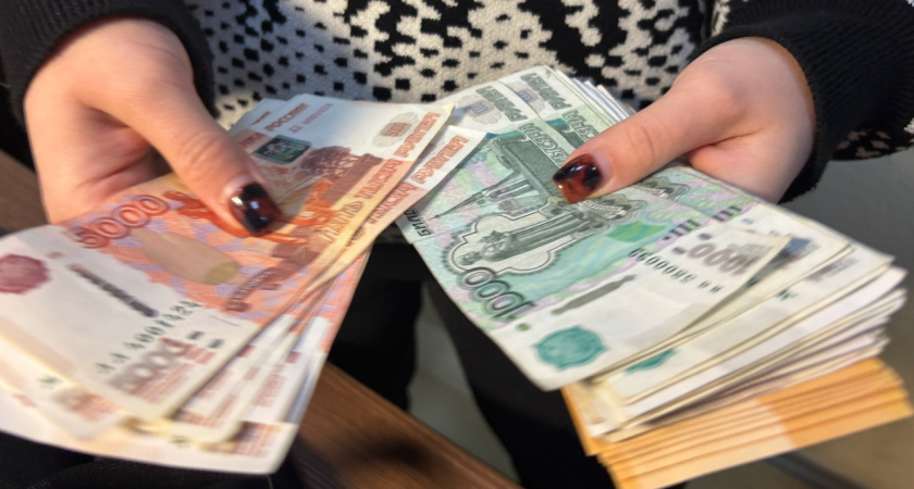 Пенсионерка из Коми украла более 100 тысяч рублей у знакомого