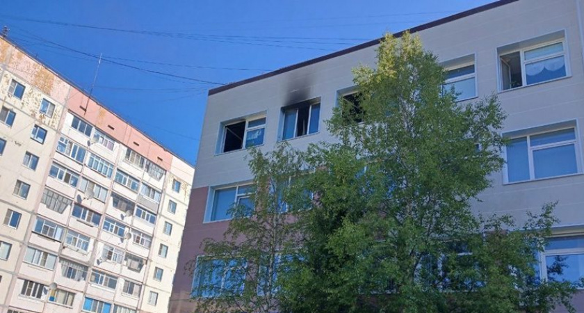 В Усинске при возгорании в офисе эвакуировали три десятка человек