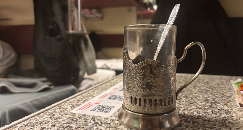 «На одной из остановок заходит женщина с годовалым бейбиком и требует, чтобы я ушла со своей полки»