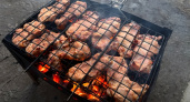 Жителям Коми напомнили, как правильно выбрать мясо для шашлыка