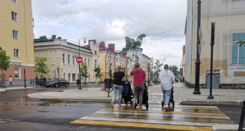 В Коми малоимущие семьи могут получить выплаты на приобретение одежды и обуви детям